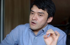  “긴 시간 들여 상대의 초상화를 그려보라” 