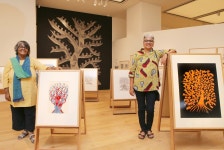  “작게 존재하겠다” 확고한 철학…예술품이 된 핸드메이드 그림책 