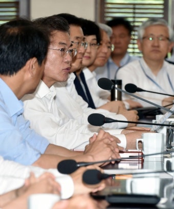 [사설] 문 대통령 ‘최저임금’ 사과, 후속대책 마련 총력을
