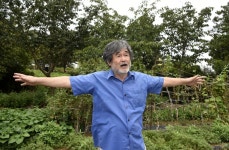  “왕따를 왜 두려워하나…외롭게 사는 것이 더 가치 있다” 