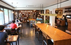  [ESC] 방탈출 카페 말고, 추리 북카페! 