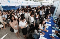  8월 취업자 3천명 증가…청년실업 10% ‘19년만에 최악’ 