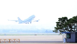  문 대통령 전용기 서울공항 이륙…10시께 평양 도착 예정 