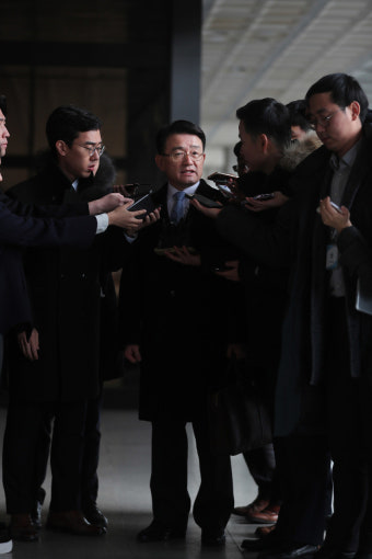 [포토] 포토라인에 선 ‘세월호 불법사찰 지시 의혹’
