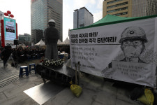  끝없는 사고사…설비에 끼이고 로봇 덮쳐 노동자 3명 또 참변 