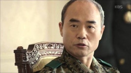  믿고 보는 ‘라이언 아저씨’ 강신일 “너무 바빠 미안합니다” 