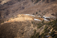  기관포 뺀 초소 평온…580m앞 북 GP엔 벌건 ‘맨살’이 