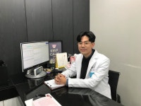  ‘캣통령’이 물었다…“하루 세번 사냥놀이 해주세요?” 
