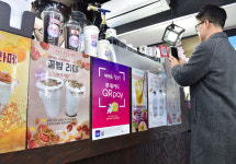 롯데카드·손보 모두 사모펀드 품에…업계 순위 재편은 물밑으로