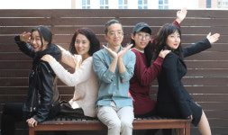  “화성에서 살게되는 날에도 육아는 여성의 몫이 될까요?” 