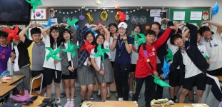  [포토]  스승의 날, 제자와 ‘댄스 타임’ 