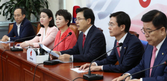 [사설] 황 대표, 최저임금 탓 말고 인종차별 발언 사과해야
