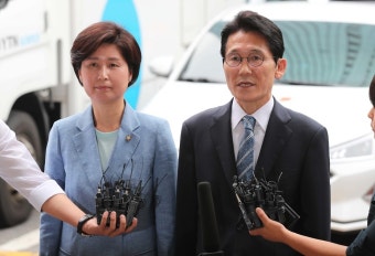 백혜련·윤소하 의원, ‘패스트트랙 고발사건’ 경찰 출석