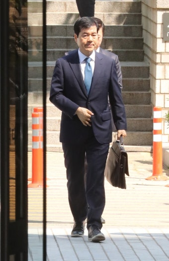 김태한 삼성바이오 대표, 주식매입비 30억원 횡령 정황