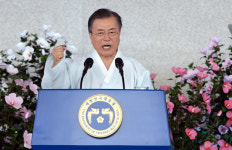  문 대통령 “아무도 흔들 수 없는 새나라 세워가자” 
