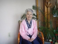 “한복수의 입고 주님 곁으로 가시니 영원한 ‘한국 사람’”