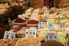  불량 한약재 수천t 불법 수입 적발…전국 약재시장 등 유통 