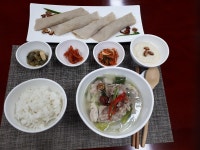 [ESC] 오름 안은 마을, 마을 품은 오름