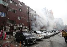 서울 서초동 상가 화재로 17명 부상