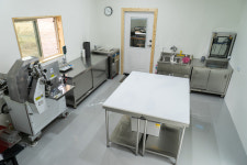 3개월 만에 홀로 정육점을 짓다