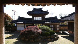 [ESC] 염상구와 소화, ‘무진’을 찾아서…중도방죽 따라 벌교 여행