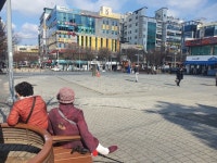 “코로나 다 끝나간다더니 이게 뭐꼬” “이 판국에 선거는 무슨”