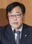 ‘셀프후원’ 논란 김기식 전 의원, 항소심서 벌금형 감형