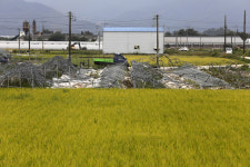 [만리재 사진첩] 추석이 내일인데 축사 안 텐트 생활 수재민