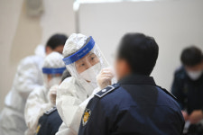코로나 신규 확진자 1046명…하루 사망자 40명 ‘최다’