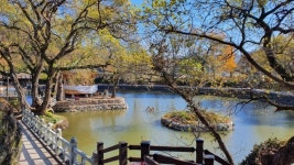 검소하되 누추하지 않고 화려하나 사치스럽지 않았다