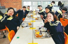 “친환경 무상급식 시행 10년, 아이들 마음이 성장했습니다”
