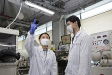 한국 연구팀 ‘페로브스카이트’ 태양전지 논문 또 ‘네이처’에