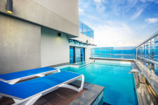 [ESC] BTS·로건리가 머문 신상호텔 스위트룸은 어떨까