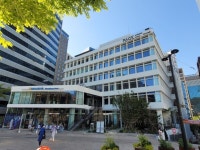 만리재길 돌옹벽 위 ‘파격’, 참언론 파수꾼들의 성채