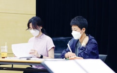 초고를 낭독하니, ‘작가의 상상력’ 높이 날아올랐다