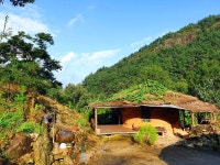 [ESC] 몸뻬 입고 아궁이에 불 때고…MZ세대는 시골에서 휴가 중