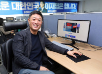 ‘쌀집아저씨’ 김영희 “정치판 오니 호감도 폭락하더군요”