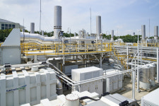 142개 연료전지 모듈 ‘빽빽이’…수소로 전기·온수 ‘친환경 생산’