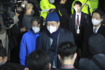 [포토] 이재명 후보 손 흔들며 “통합과 화합의 시대 열어달라”