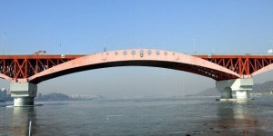 성산대교 남단 바닥판 균열...안전성 괜찮다지만 “즉시 보강”