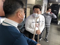 김가영 “큐는 더 세워서” 조재호 “회전은 조금만”…