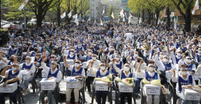 [포토] 555명의 삭발…“발달장애인 24시간 지원을” 대표 이미지