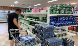 최대 70% 싼 ‘군 마트’ 일반에 개방…주변상권 생존 위협