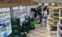 ‘싹쓸이 쇼핑’에 장병들 헛걸음…군 마트, 이래도 되는 건가요?
