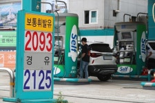 유류세 20%→30%→37% 인하…정부 “담합 주유소 잡겠다”