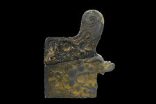 조선왕궁 상징 용머리 기와, 왜 서해 뻘밭서 나왔을까