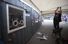 [포토] 서울역 광장에 다시 설치되는 임시선별검사소