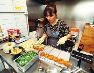 “즐겁게 먹고 대화하는 ‘무료 마을식당’ 오면 아이들이 밝아져요”