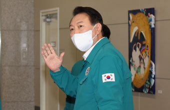 윤 대통령 “퇴근 않고 비상대기…힌남노 질문만 받겠다”