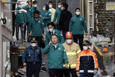 [포토] ‘이태원 참사’ 간밤의 그 골목… 현장 찾은 윤 대통령